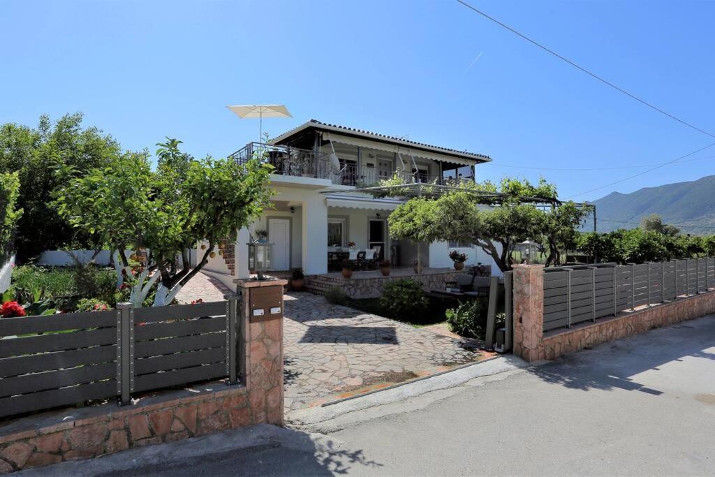 Apartamento "Elegant & Quiet House" Igoumenitsa Exterior foto